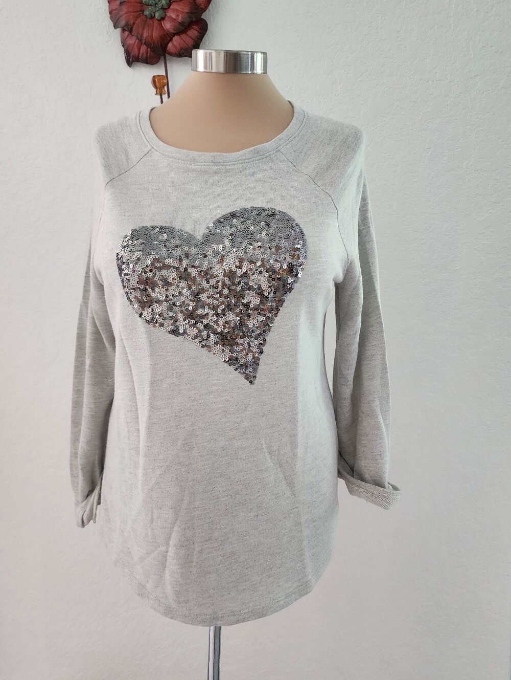 INC INTERNATIONAL CONCEPTS | Women's Light Gray Sequin Heart Pullover Top